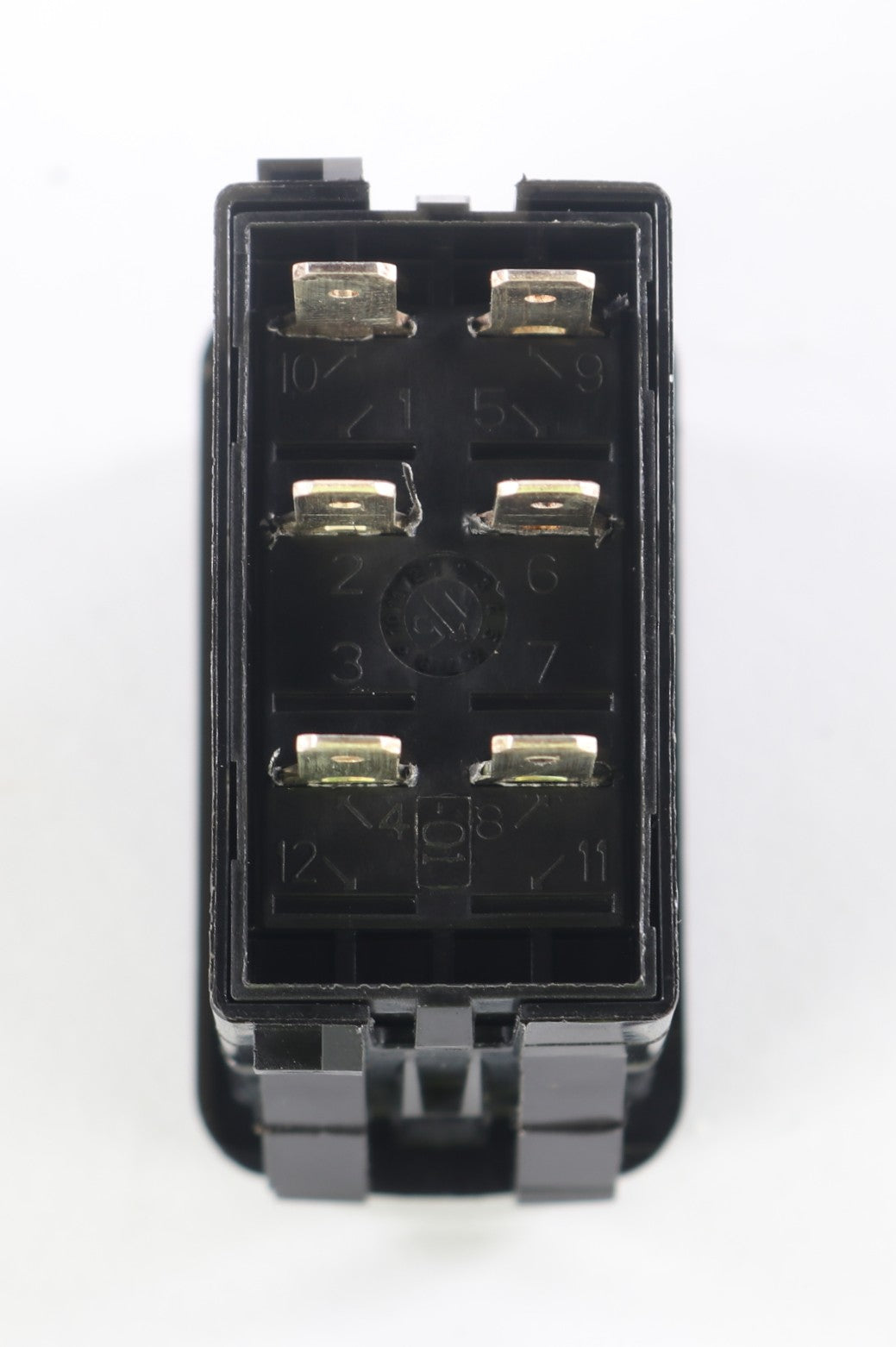 MACK ­-­ 21957421 ­-­ SWITCH