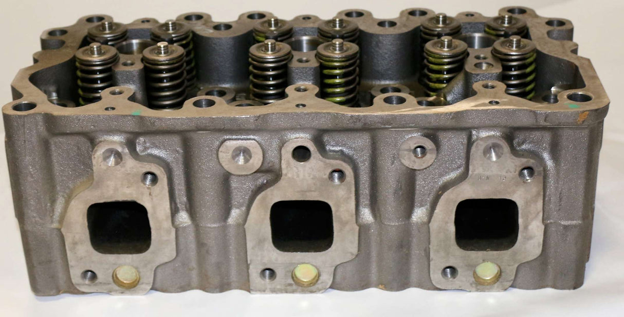 MACK ­-­ 25131053 ­-­ CYLINDER HEAD & VALVE ASM