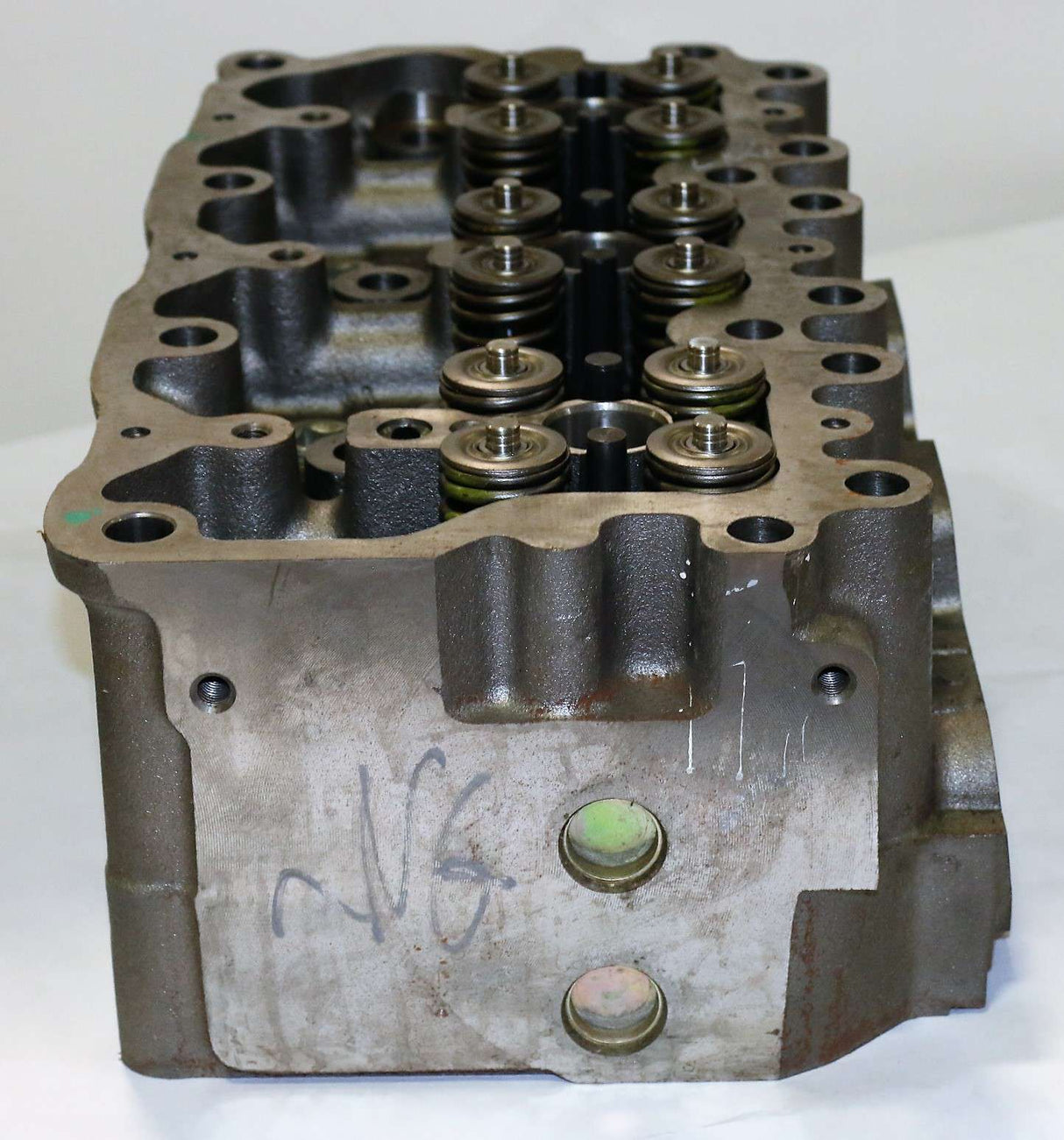 MACK ­-­ 25131053 ­-­ CYLINDER HEAD & VALVE ASM