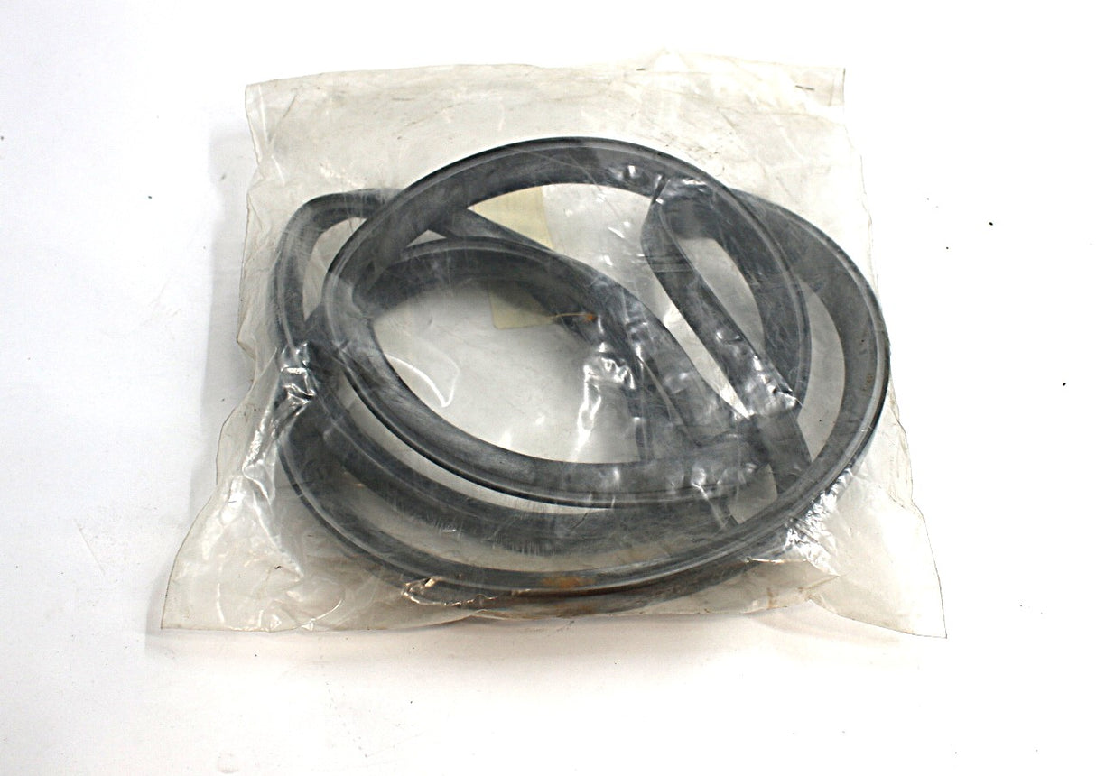 MACK ­-­ 4999-877SB0025INT ­-­ WEATHER STRIP LUGGAGE DOO