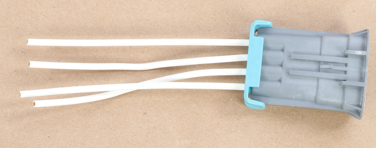 MACK ­-­ 85130704 ­-­ CONNECTOR