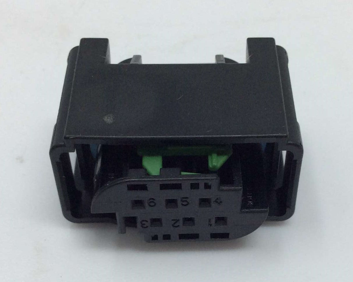 VOLVO ­-­ 9441564 ­-­ CONNECTOR HOUSING 6 POSITION