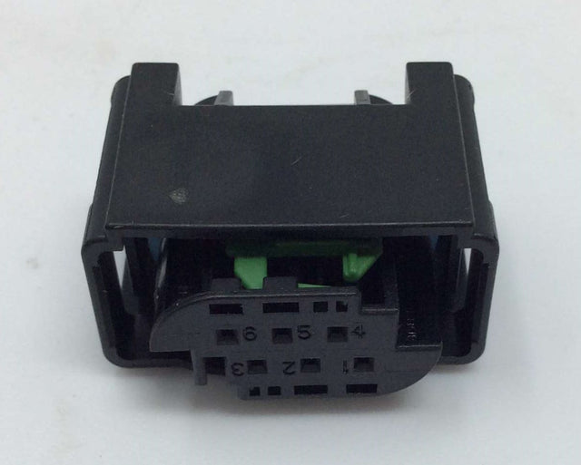 VOLVO ­-­ 9441564 ­-­ CONNECTOR HOUSING 6 POSITION