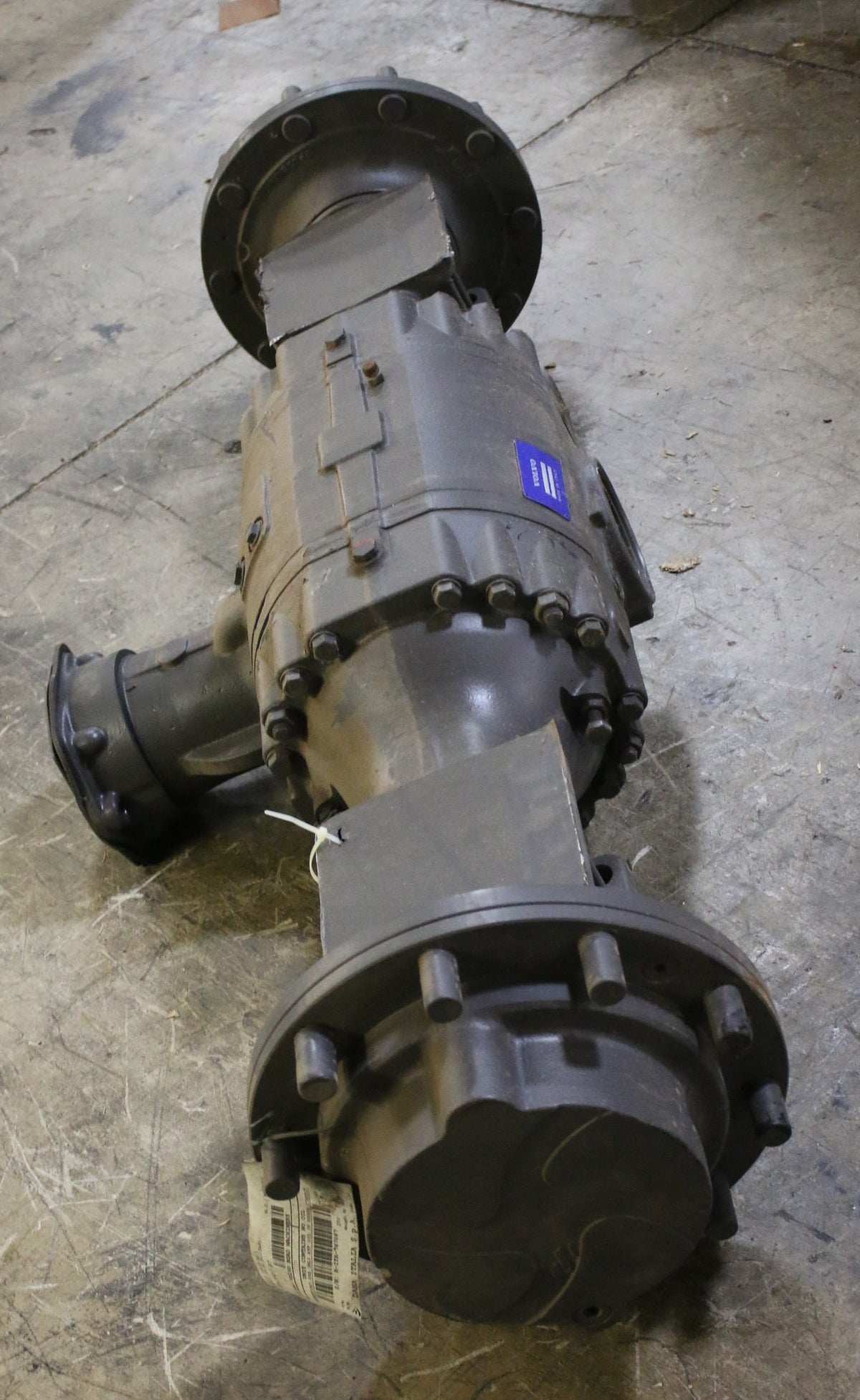 VOLVO - 12784034 - AXLE ASM
