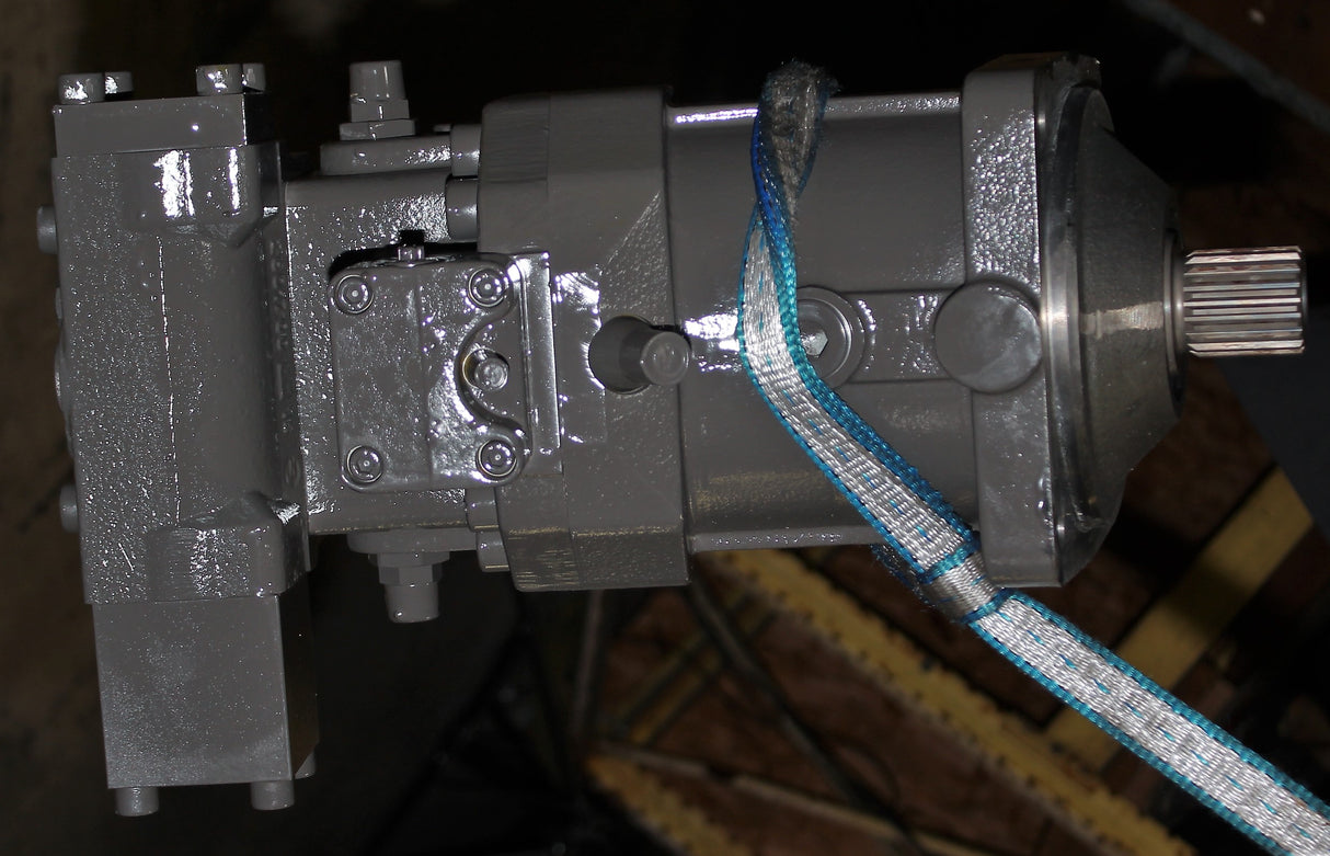 VOLVO ­-­ 14619027 ­-­ TRAVEL MOTOR