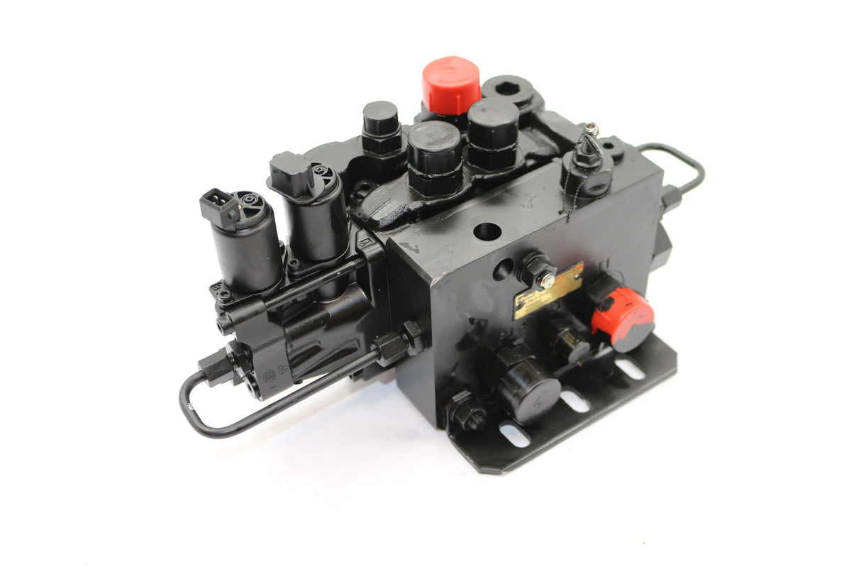 VOLVO ­-­ 15081961 ­-­ DIRECTION VALVE