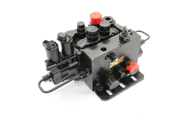 VOLVO ­-­ 15081961 ­-­ DIRECTION VALVE