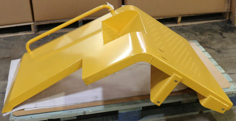 VOLVO ­-­ 15149930 ­-­ REAR FENDER