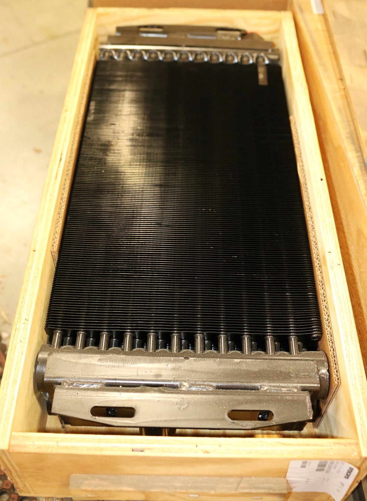 VOLVO ­-­ 16003569 ­-­ OIL COOLER