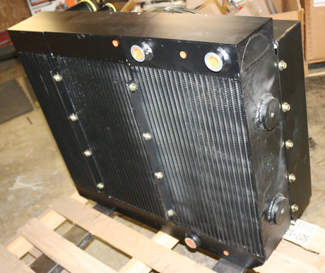 VOLVO ­-­ 18001370 ­-­ RADIATOR ASM