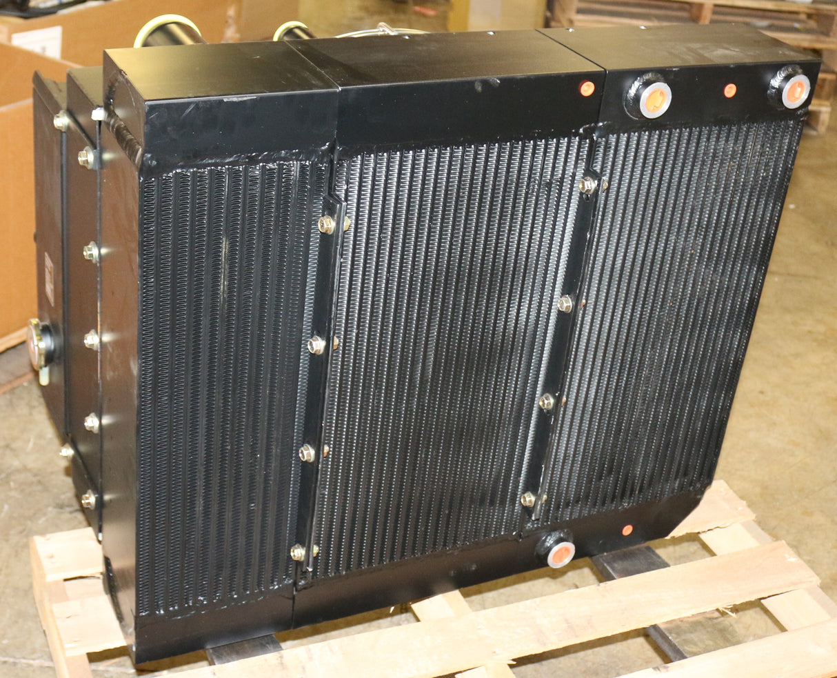 VOLVO ­-­ 18001370 ­-­ RADIATOR ASM