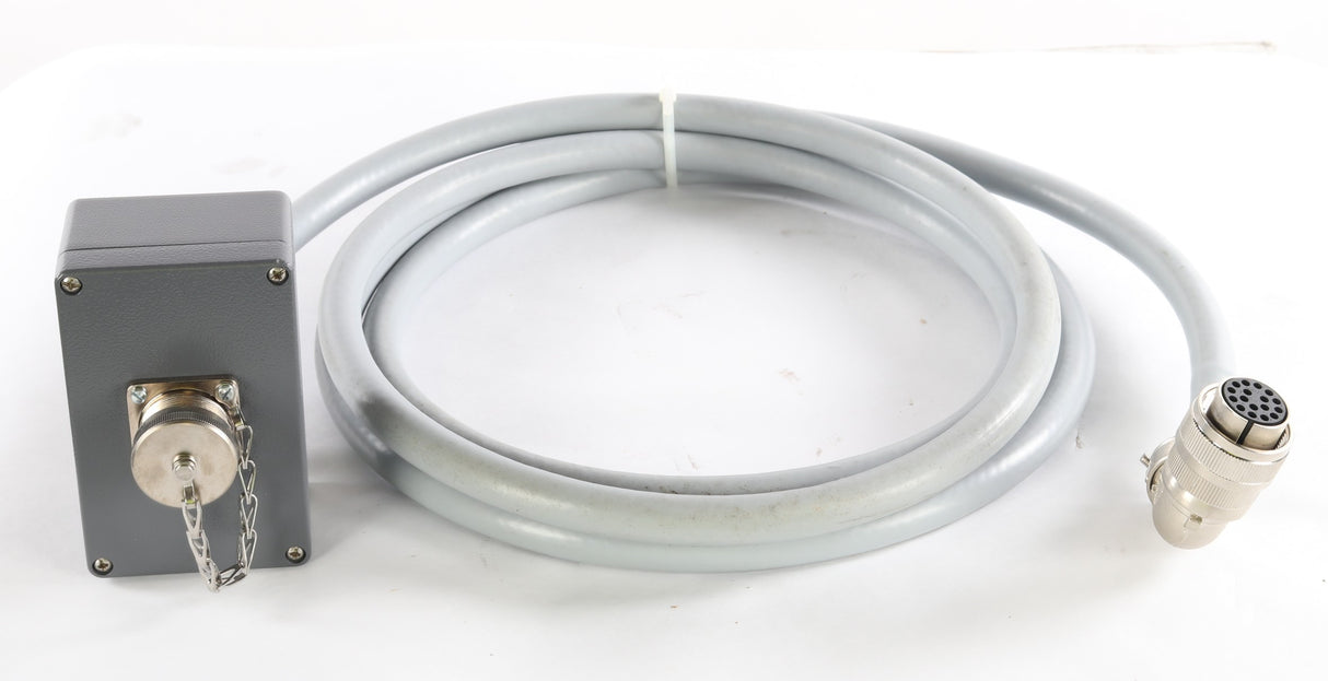VOLVO ­-­ 80713696 ­-­ JUNCTION BOX