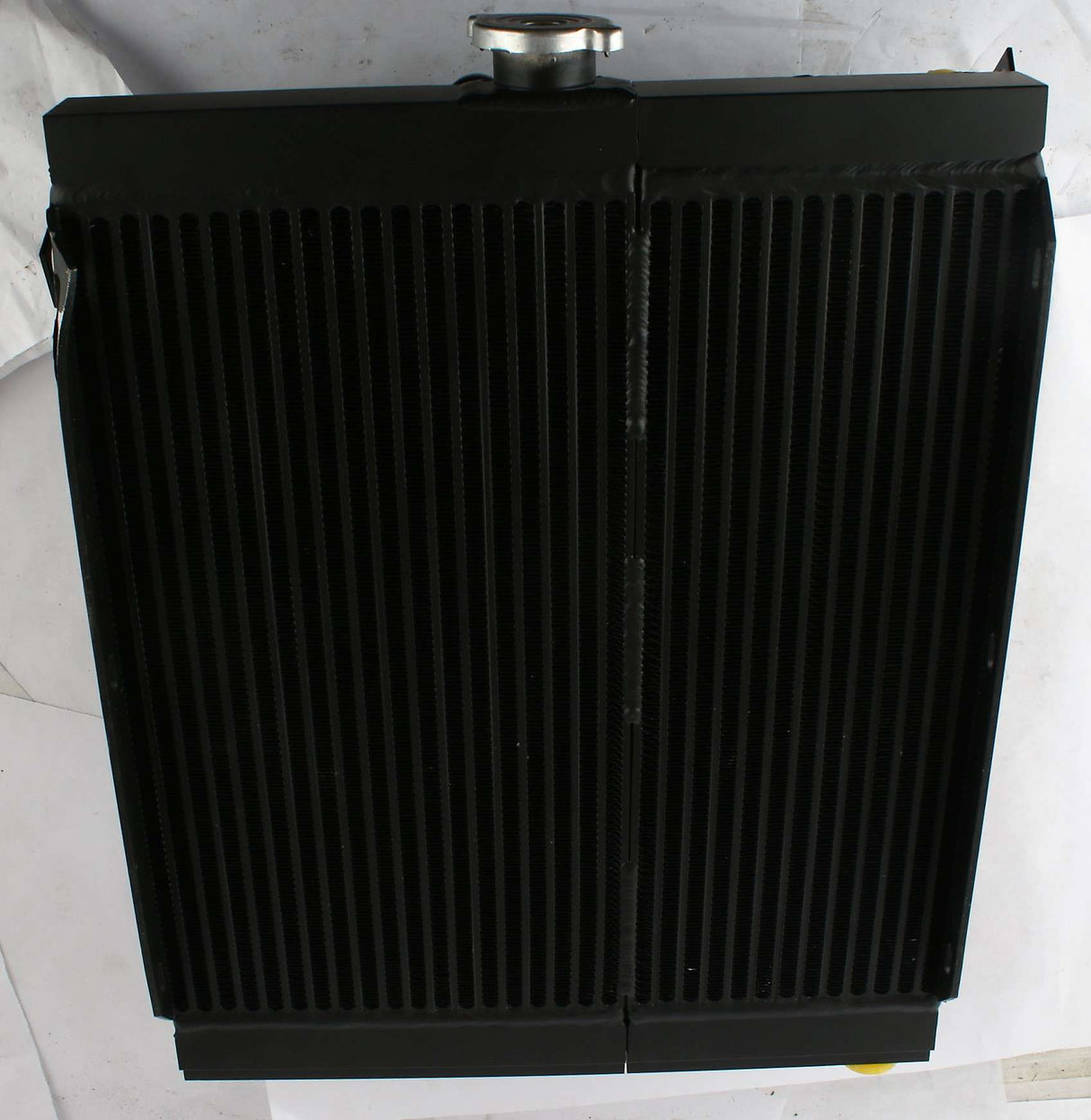 VOLVO ­-­ 80853427 ­-­ RADIATOR