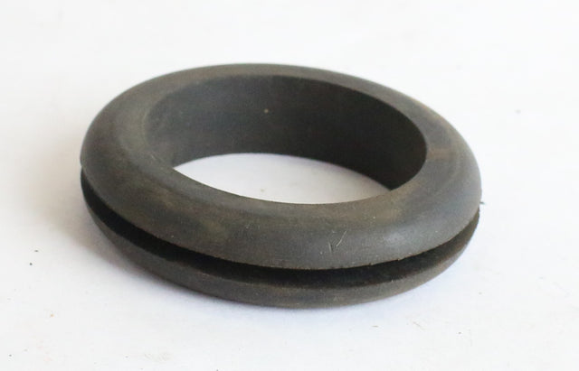 BOBCAT ­-­ 6511983 ­-­ GROMMET