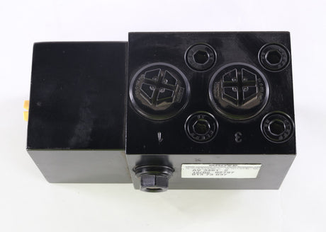 MANITOWOC GROVE ­-­ 01373037 ­-­ AXLE BLOCKING VALVE