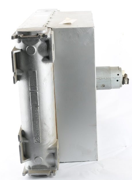 MANITOWOC GROVE ­-­ 02255658 ­-­ OIL COOLER