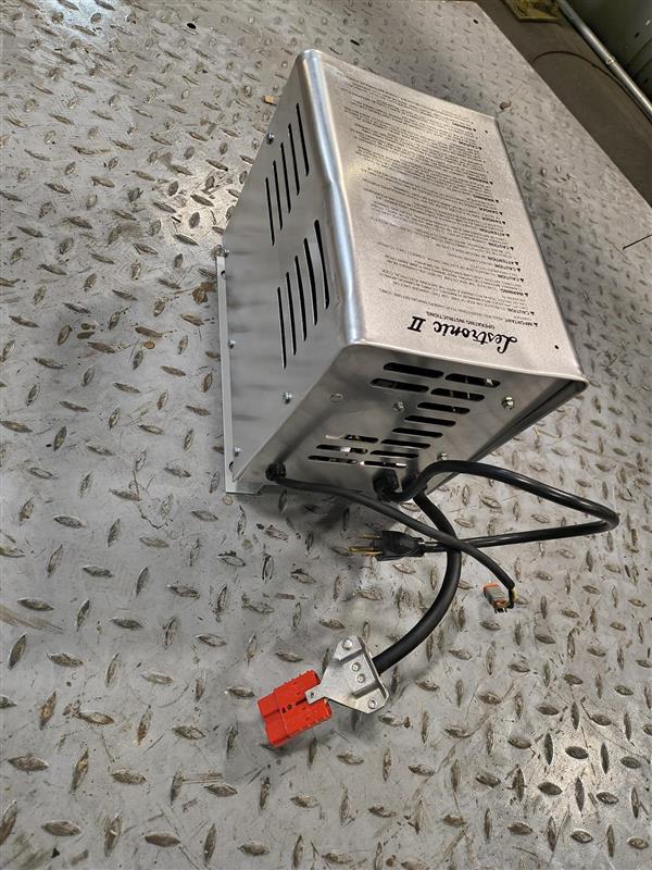 MANITOWOC GROVE ­-­ 7356000849 ­-­ BATTERY CHARGER 24VDC 25AMP