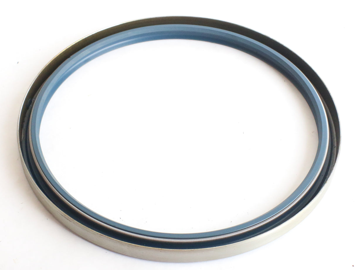 AXLETECH ­-­ RKM10041 ­-­ LIP SEAL 250x220x16
