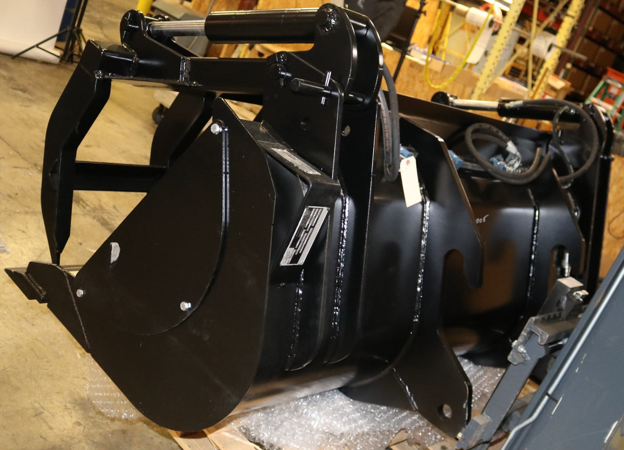 JLG ­-­ 0930005 ­-­ BUCKET MANURE  2.10 M