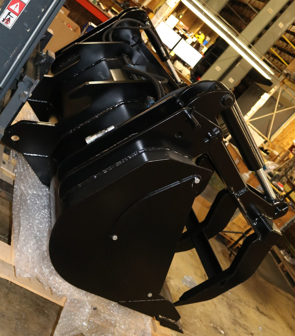 JLG ­-­ 0930005 ­-­ BUCKET MANURE  2.10 M