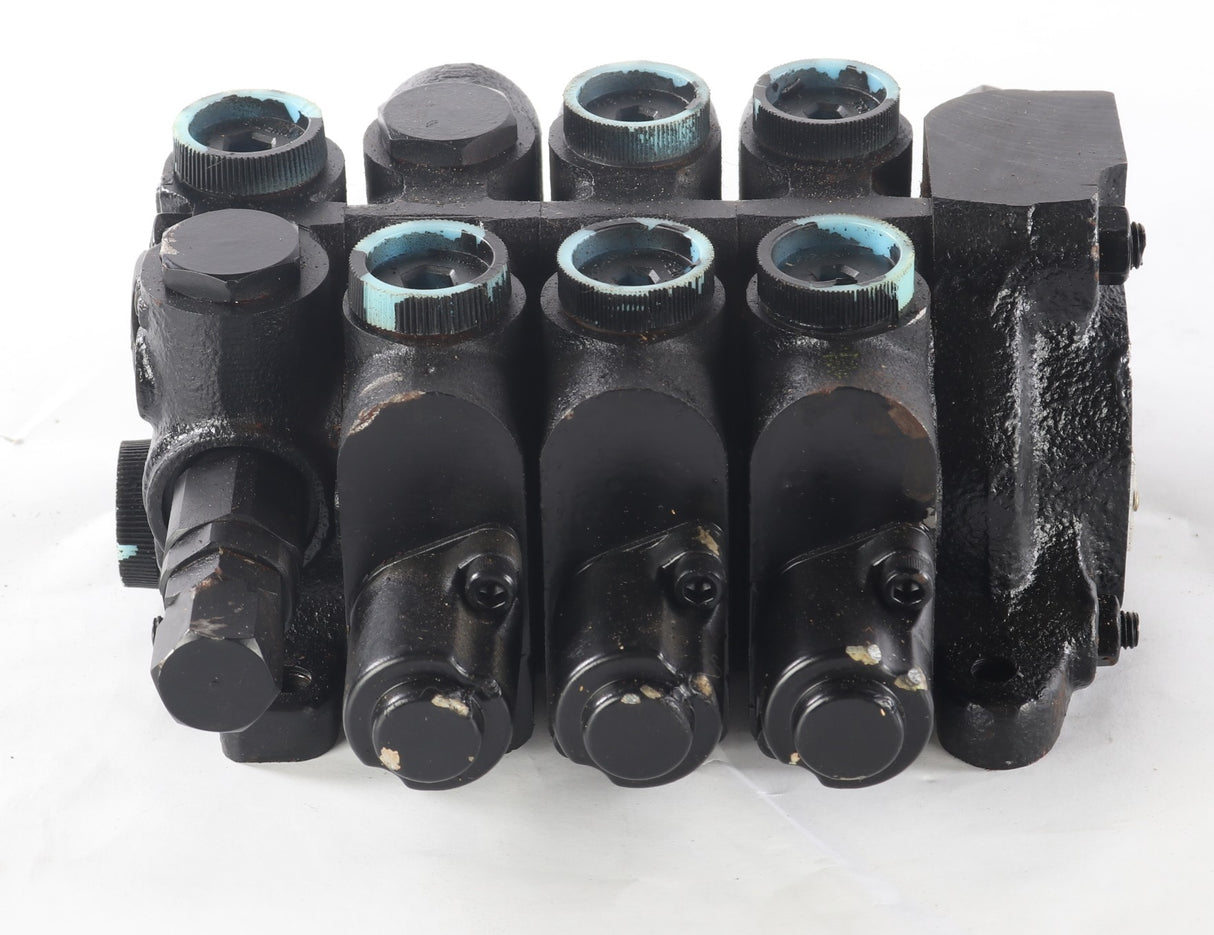HYUNDAI ­-­ 32FJ-02000 ­-­ CONTROL VALVE