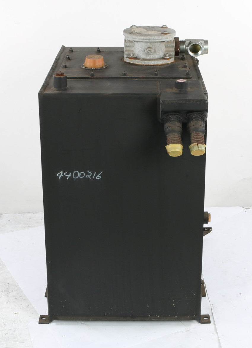 JLG ­-­ 4400216 ­-­ OIL TANK ASSY MODEL RT1G713SY2G1646