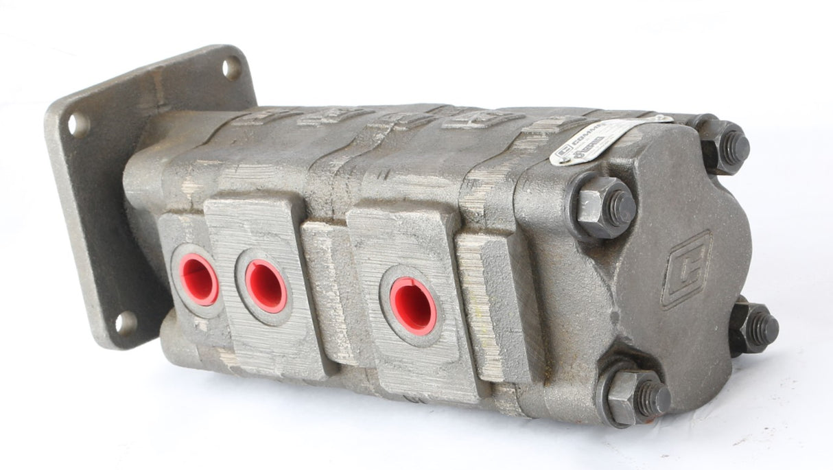 JLG ­-­ 3600125 ­-­ HYDRAULIC GEAR PUMP - 3 SECTION