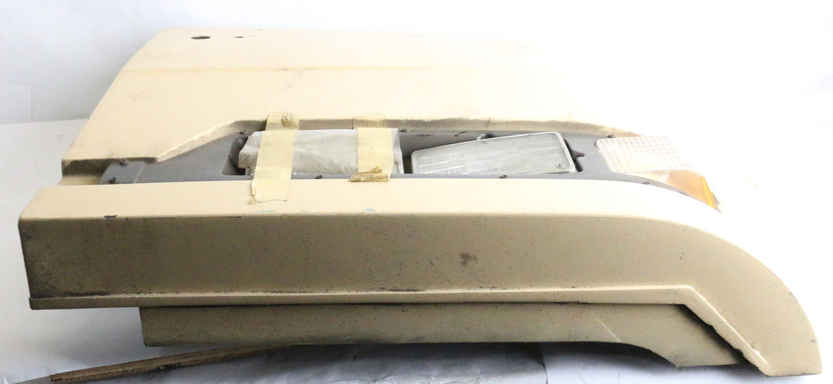 PREVOST ­-­ 472151P ­-­ PANEL FRONT LH. ASSY W/LIGHT
