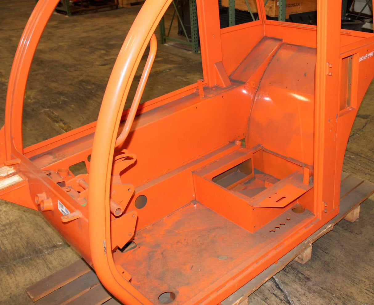 JLG ­-­ 1001093441 ­-­ CAB WELDMENT  266&307/G6-23A