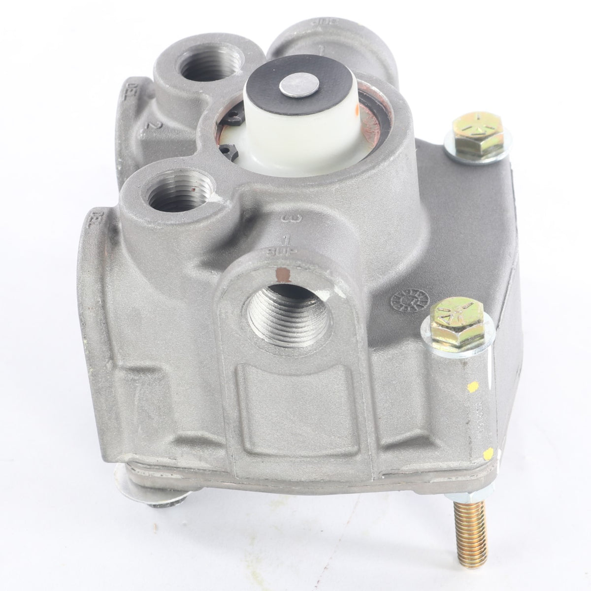 BENDIX - 800566 - R14 AIR BRAKE RELAY VALVE – Iron Wing Parts