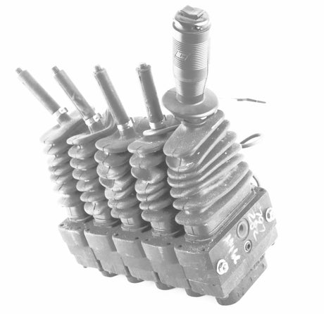 COMMERCIAL INTERTECH ­-­ 361-9405-313 ­-­ FIVE-SEC HYD REMOTE