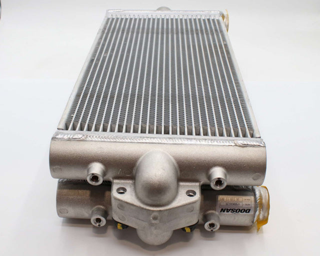 BOBCAT ­-­ 7015422 ­-­ OIL COOLER