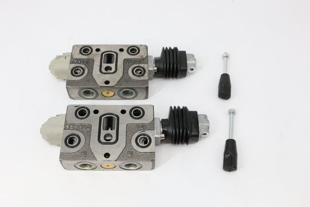 BOBCAT ­-­ 7025065 ­-­ SECTION  VALVE