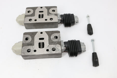 BOBCAT ­-­ 7025065 ­-­ SECTION  VALVE
