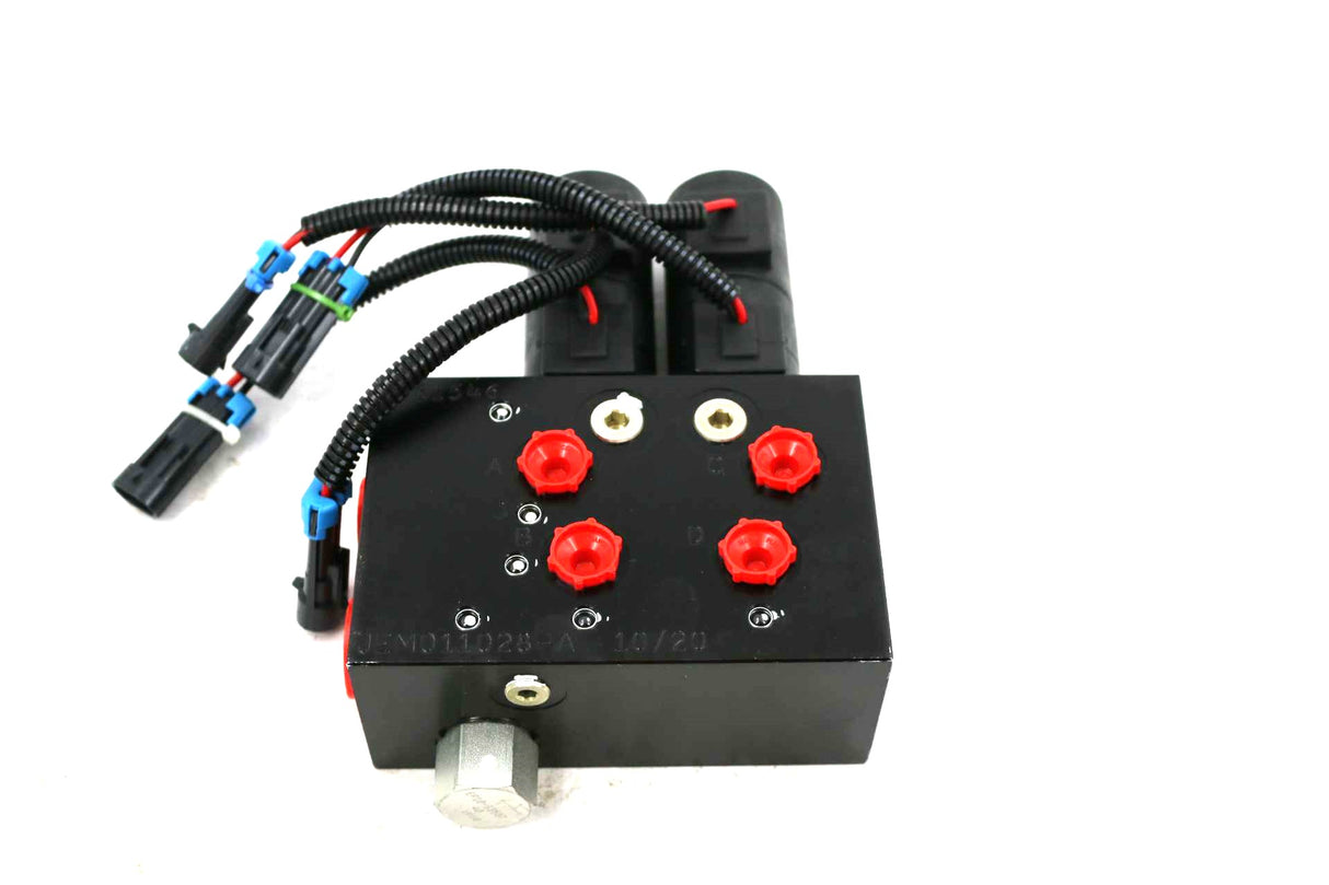 BOBCAT ­-­ 6681546 ­-­ VALVE ASSY