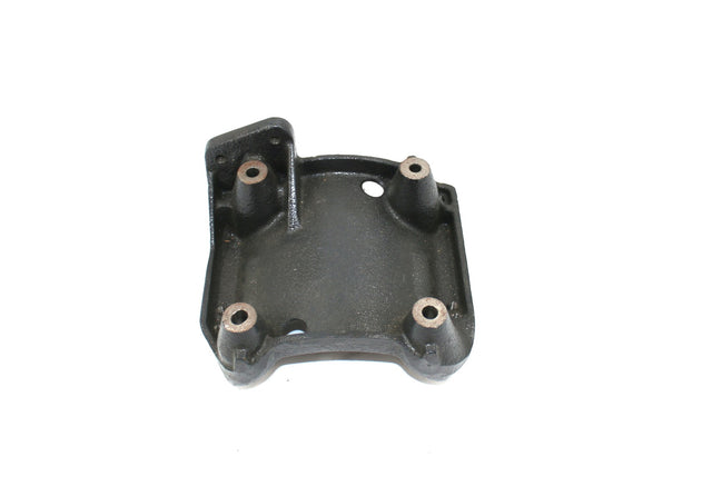 MACK ­-­ 22285565 ­-­ BRACKET