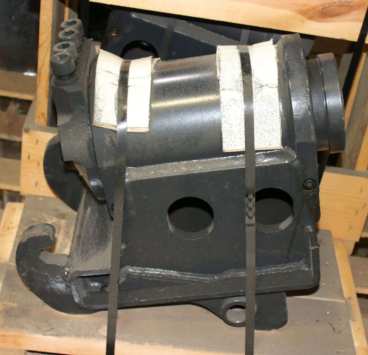 BOBCAT ­-­ 6674582 ­-­ ACTUATOR