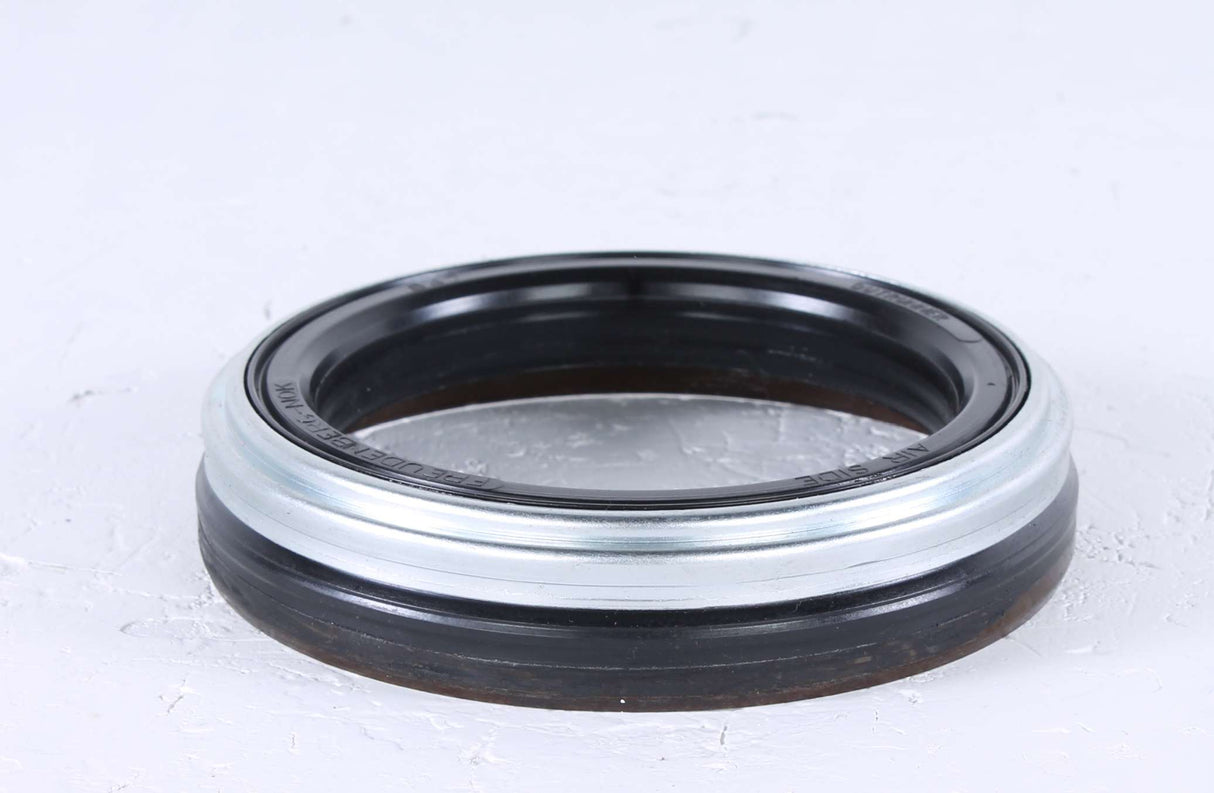 DANA SPICER ­-­ 130847 ­-­ OIL SEAL