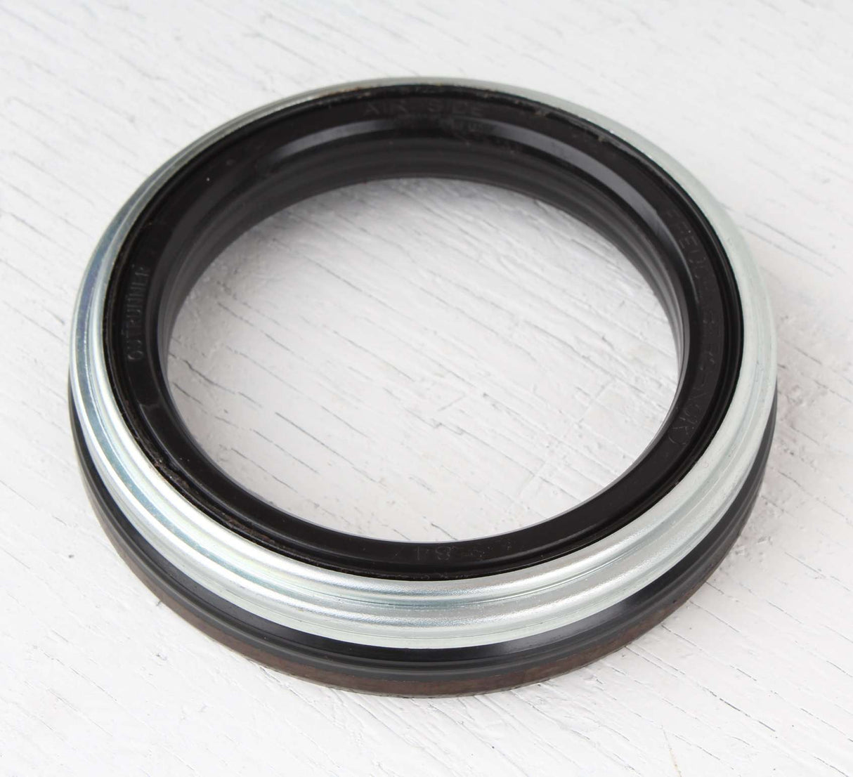 DANA SPICER ­-­ 131847 ­-­ OIL SEAL