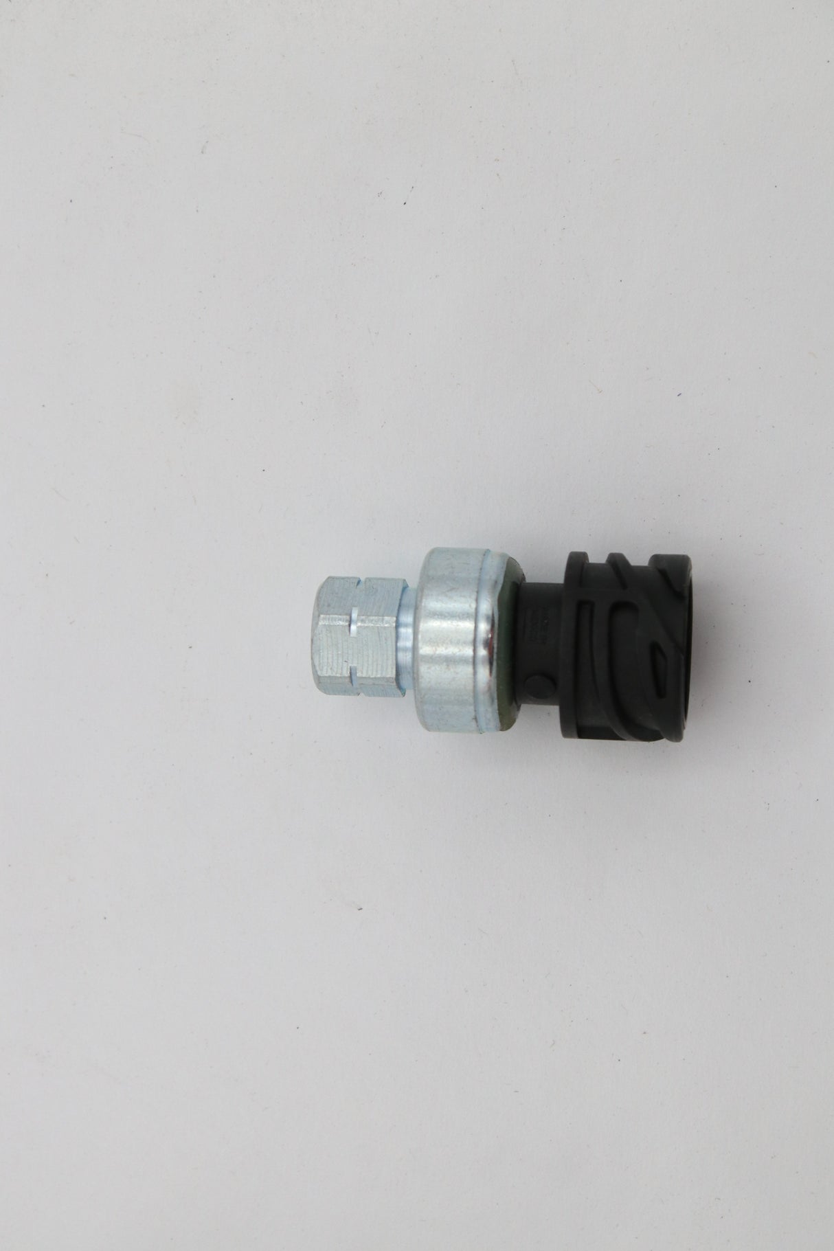 VOLVO ­-­ 22443552 ­-­ A/C HIGH PRESSURE SWITCH