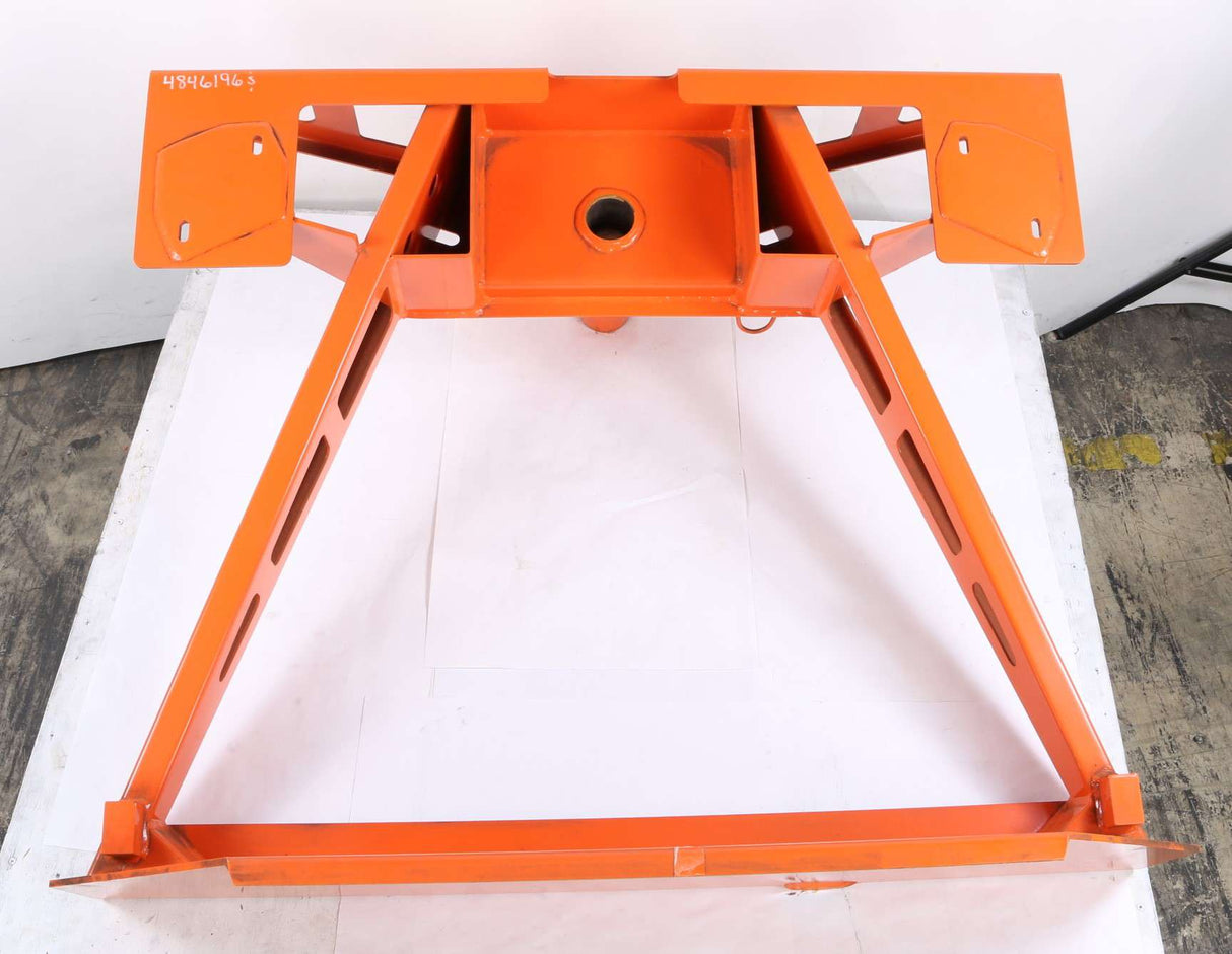 JLG ­-­ 4846196S ­-­ WELD PLATFORM SUPPORT