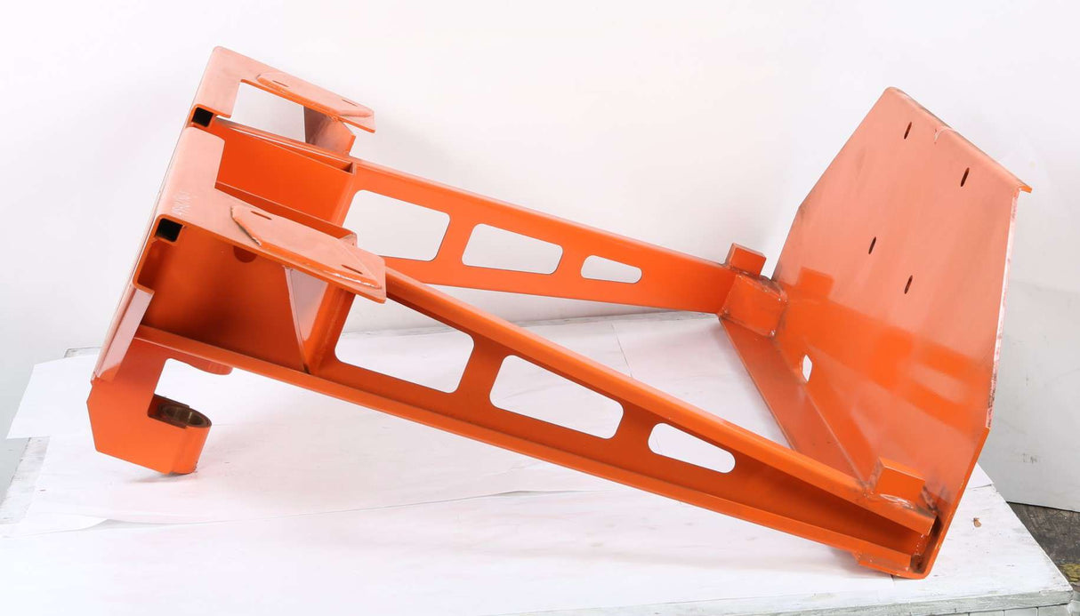 JLG ­-­ 4846196S ­-­ WELD PLATFORM SUPPORT