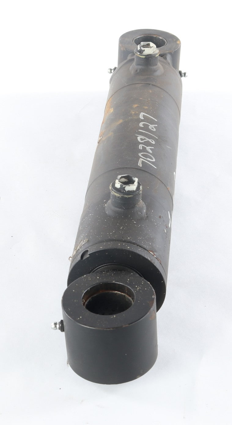 JLG ­-­ 7028127 ­-­ CYLINDER TILT