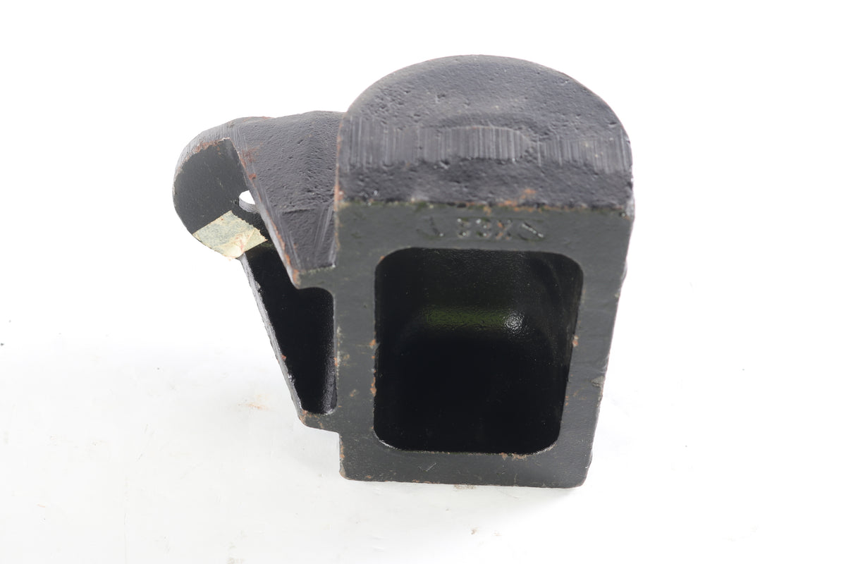 MACK ­-­ 25172638 ­-­ BRACKET