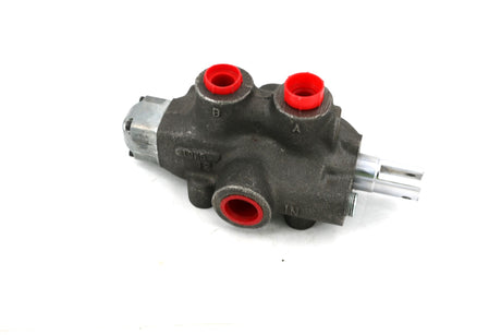 BOBCAT ­-­ 6657761 ­-­ VALVE