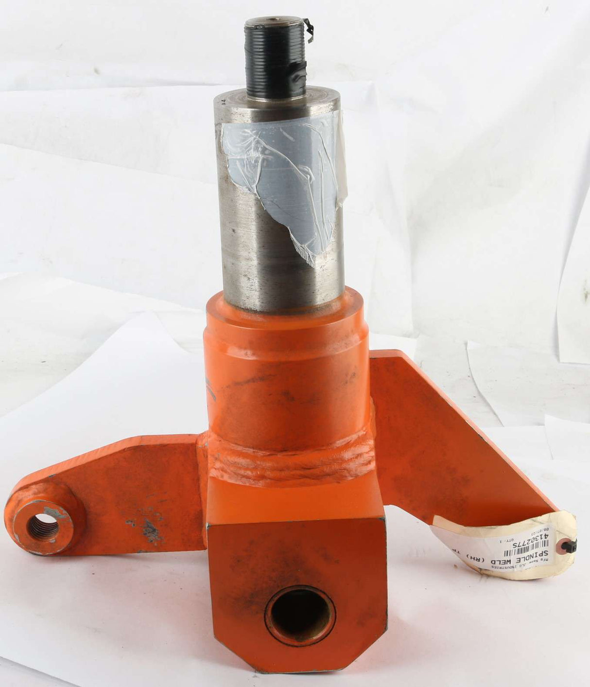 JLG ­-­ 4130277S ­-­ SPINDLE WELD (RH) TP-114