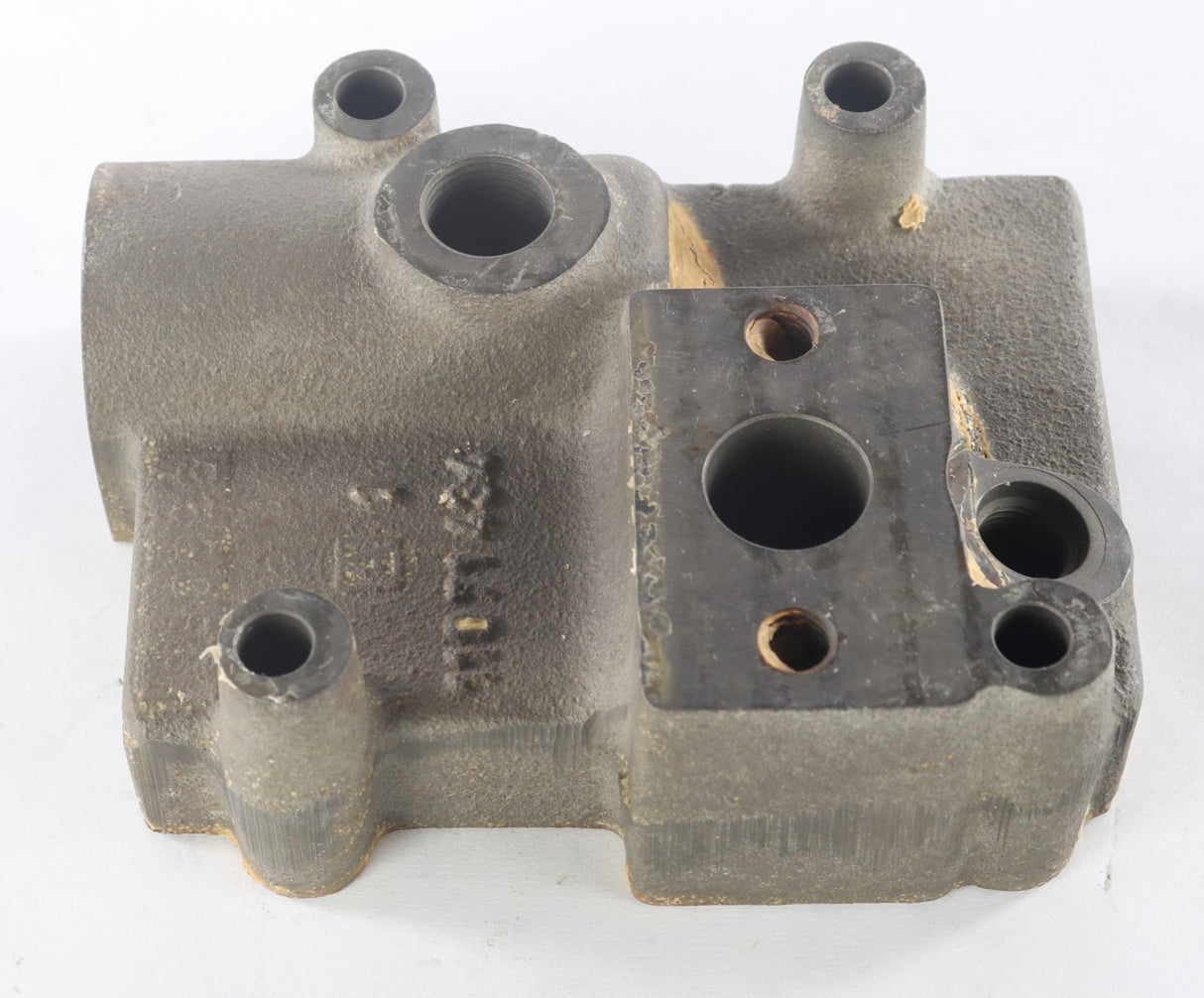 VOLVO ­-­ 11036748-9 ­-­ BLOCK