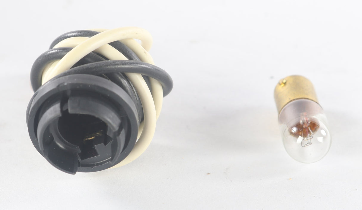 CENTROMOTION-MAXIMATECC-STEWART WARNER / HOBBS DIV ­-­ 366SX24 ­-­ LIGHT KIT 24VDC