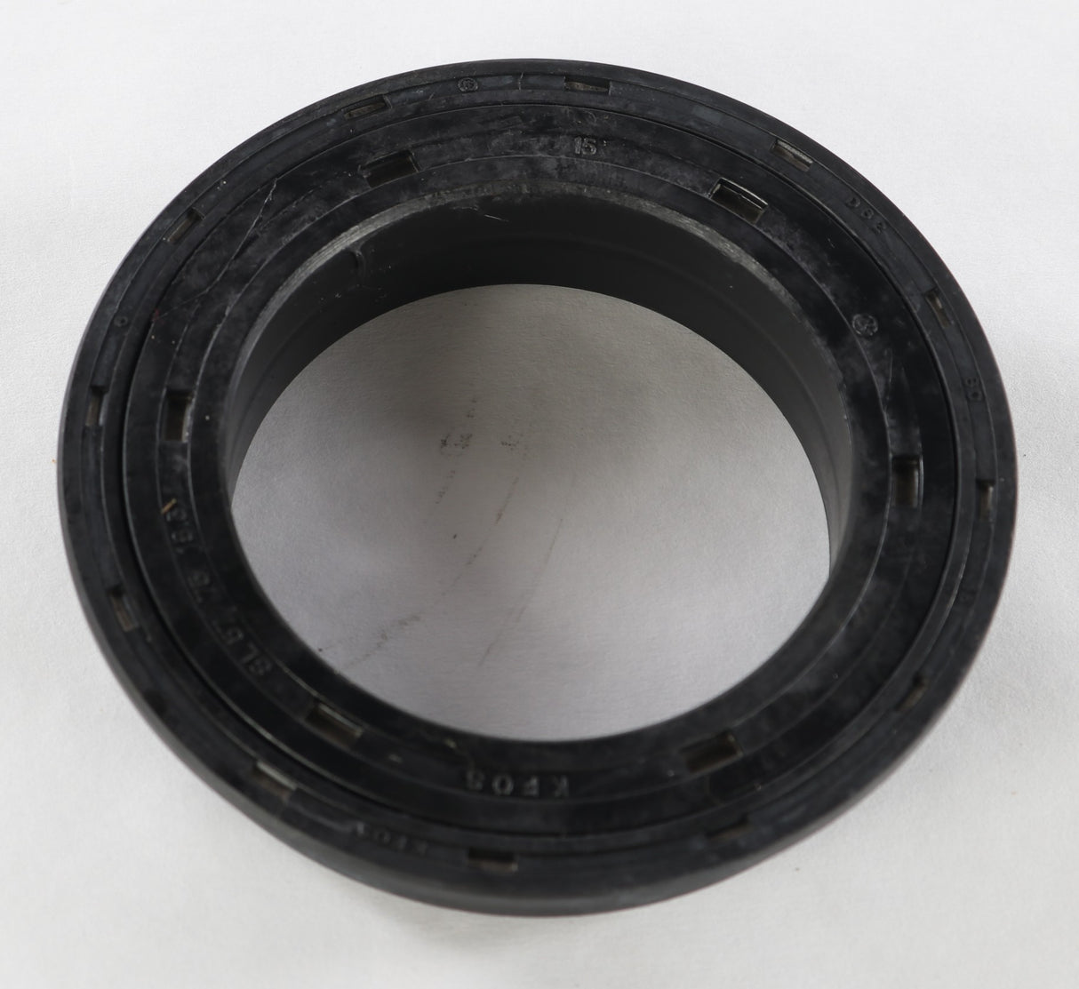 BOBCAT ­-­ 6696578 ­-­ OIL SEAL