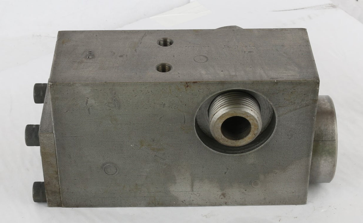 MANITOWOC GROVE ­-­ 553576 ­-­ VALVE